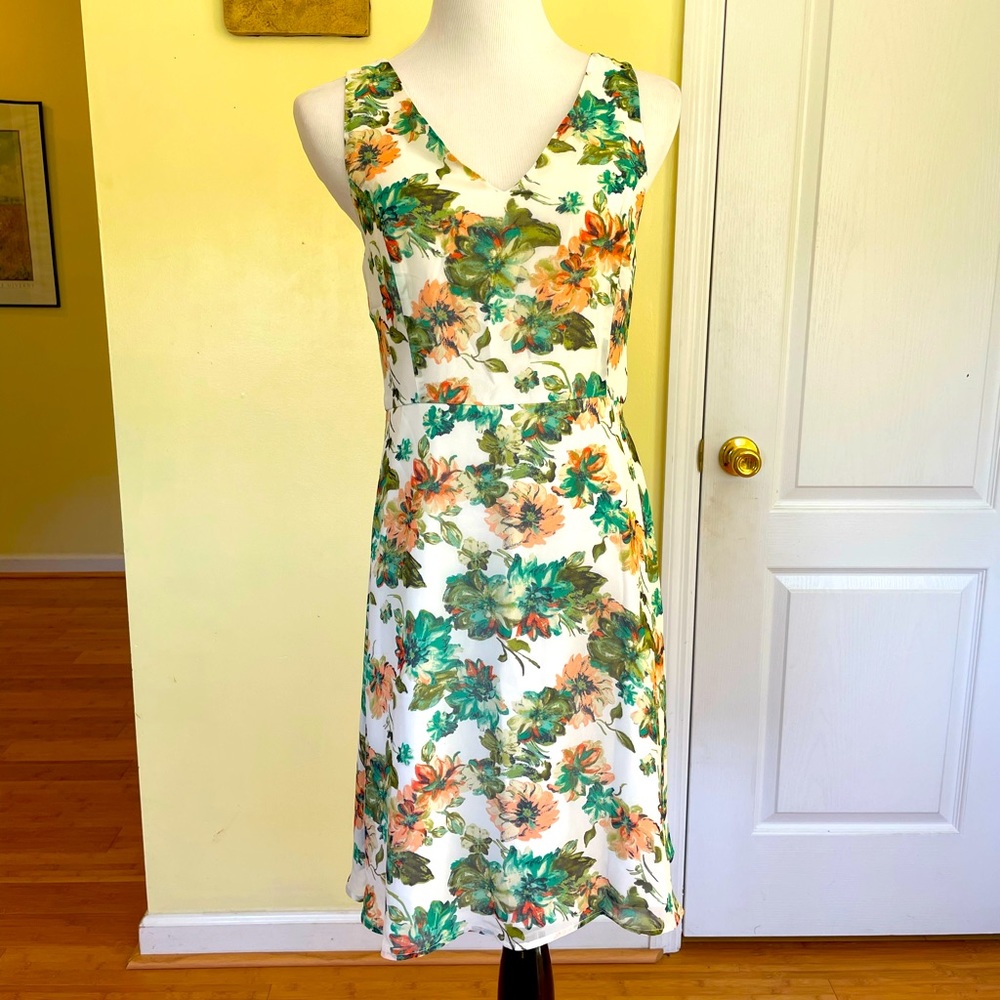 NWT FOREVER 21 Contemporary Dress